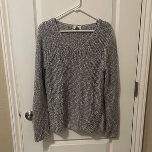 Old Navy Heathered Gray V-Neck Sweater